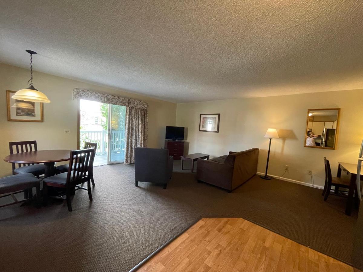 The Central Downtown Inn Suites Pittsfield Exterior photo