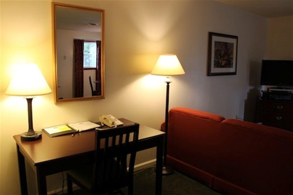 The Central Downtown Inn Suites Pittsfield Exterior photo